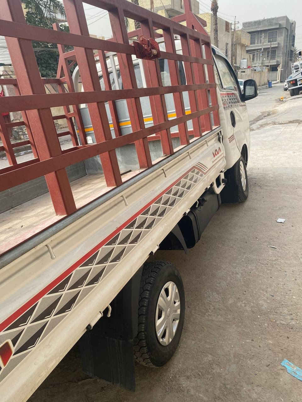 سلام عليكم كيه 19 جديده مكينه شاصي تخم تاير وسونار مرفوق بغداد مدينه الصدر رقم الهاتف *********** السعر 125
