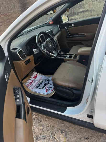 سلام عليكم شباب سبورتج موديل2020  خليخي موصفات نص فول رقم اربيل بسمنه     تخم تاير جديد مابيه اي نقص السياره كفاله ما عده بارد صغير          سعر 195 وبيه حك جيه رقم هاتف *********** بغداد البلديات
