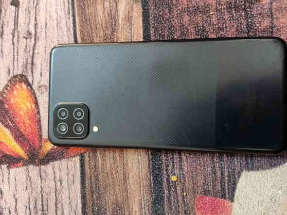 سلام عليكم بايلA12 ذاكره64 سعر60 مكاني سبع قصور رقم ***********
