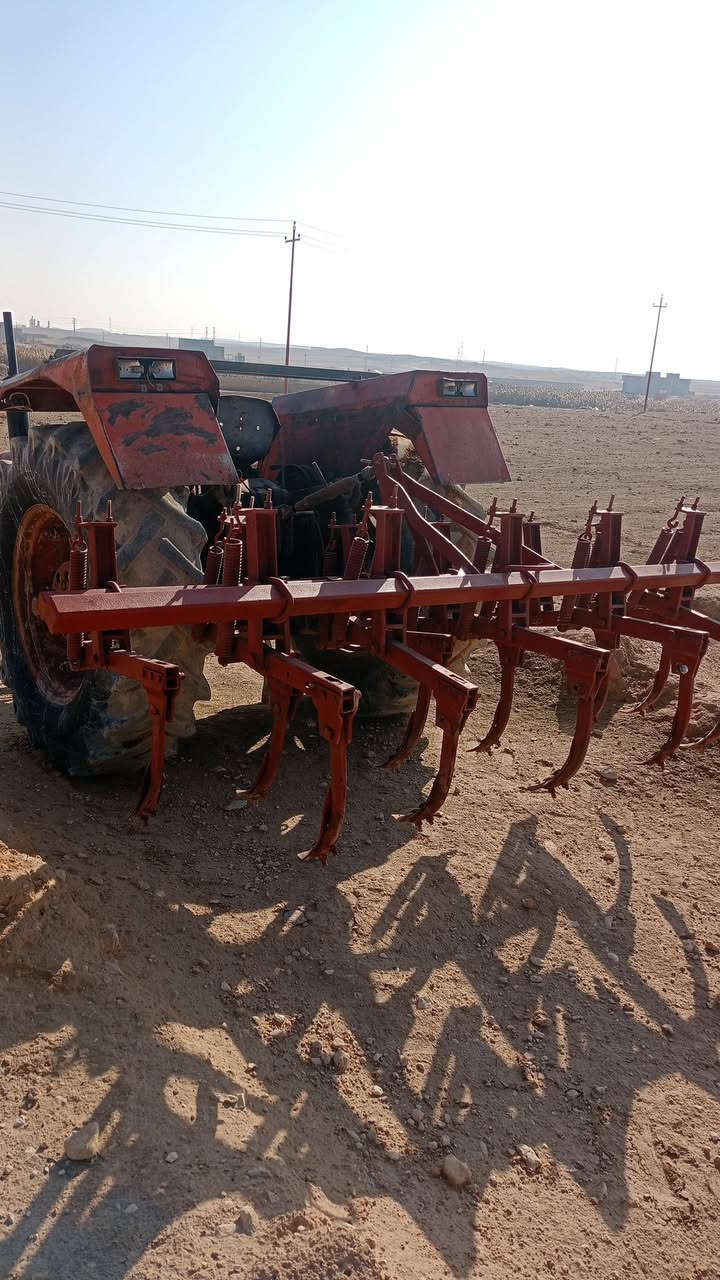 تركتر للبيع موديل 1990
 مكفول كفاله عامه محرك مجفت جديد كير كسن سنويه
 رقم هاتف  ***********
