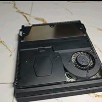 التفاصيل: النوع: PS4 Pro (النسخة القوية، دقة 4K وأداء سريع). ​الهارد: ...