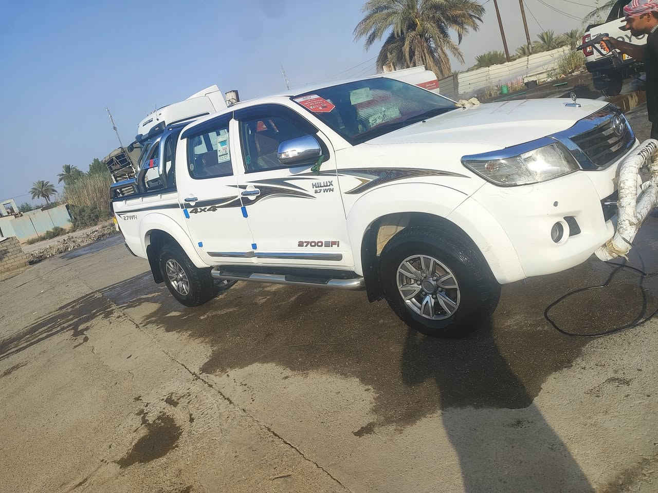 السلام عليكم
تيوتا هايلوكس 14 مكفوله عام. گير اوتماتيك رقم واسط  مداور ثاني يوم سياره مال جناي بالحقيقه احلى من الصور   ملاحظه (السياره بدون المحجر الاستيل)  لان نزعته عنها قبل فتره وشديته ع السياره الثانيه ا
#السعر ب230 وبيها مجال بسيط 
للاستفسار 0782 374 4933
 الخاص مفتوح
