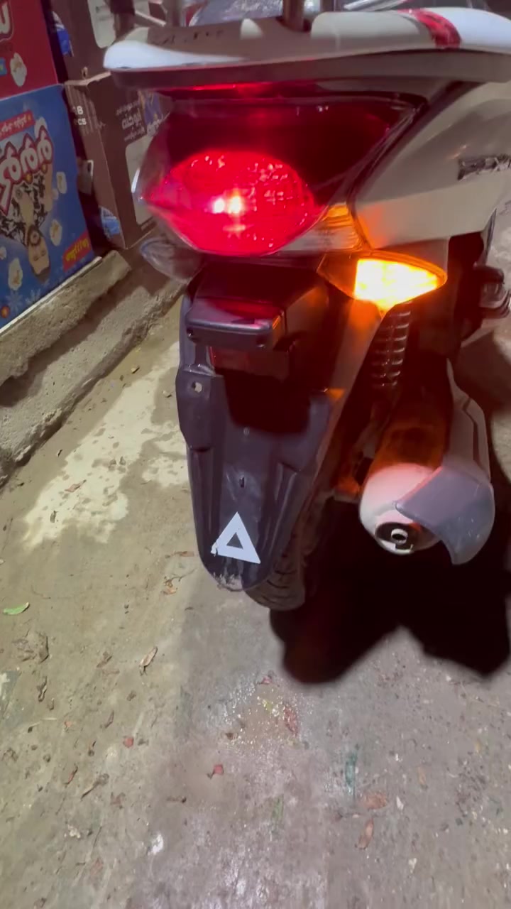 سلام عليكم بي سي اكس جيل الاول نضيفه كلش دراجه ياباني مكينه ١٥٠ حساس زدحام ماشيه ٢٦ مكاني الامين السعر واحد و٥٠٠ وبيها مجال دراجه تخبل مال جناي
