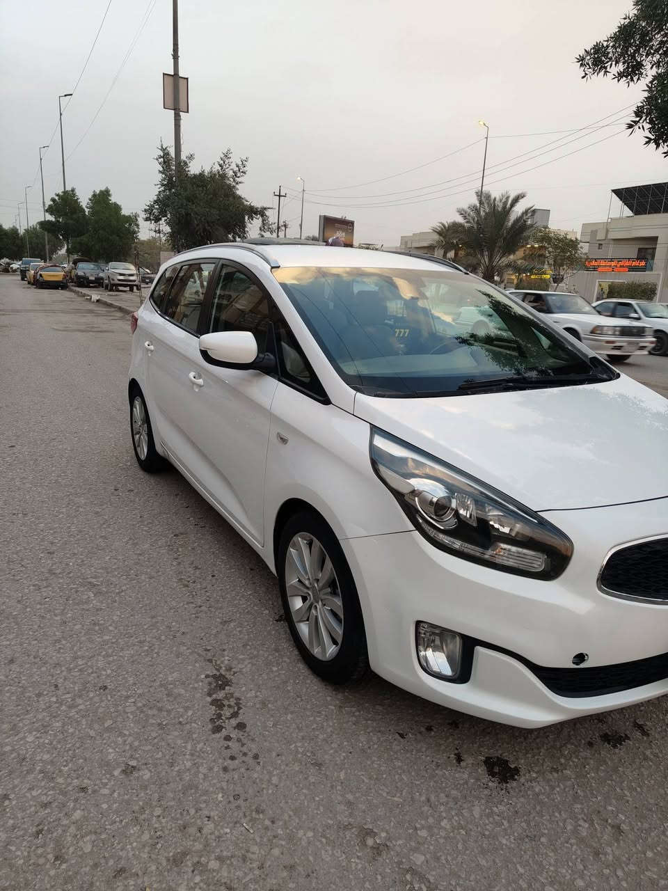 السلام عليكم كيا كارنز سبعه راكب جديده السياره بمعنى الكلمه وما عايزه برغي كير مكينه تبريد حداديه ادامه كامله تخم تاير من كلشي جاهزه مكفوله من الصبغ من الفتح والتبديل ملاحظات بيها بسيطه  السعر اتصل وتدلل ***********
