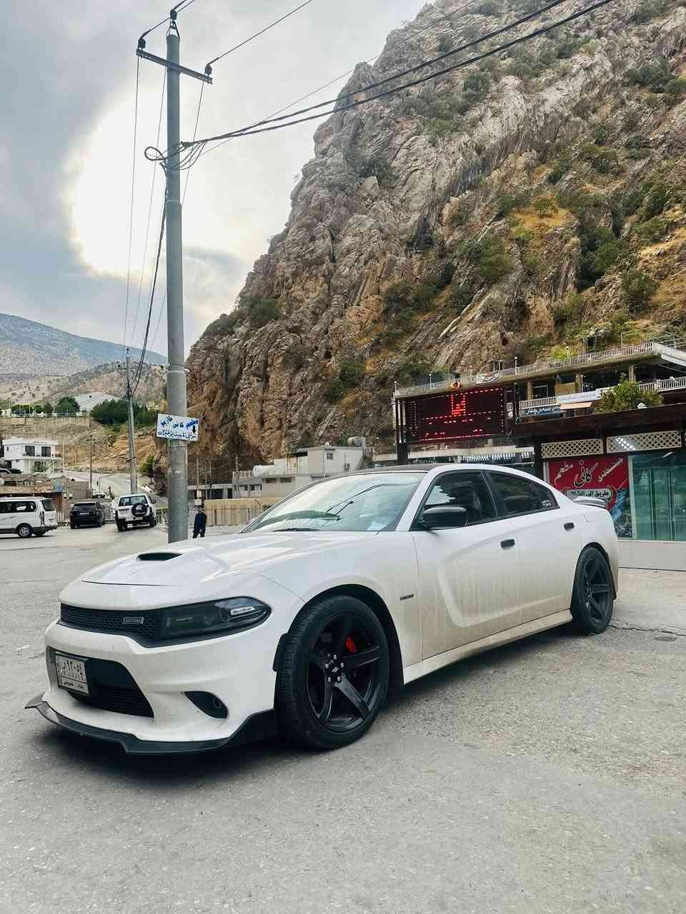 چارجر هيمي. 2018.  5700RT
سوبر تراك باك 
دكمه سبورت   ودكمه سوبر تراك
سياره كلش نضيفه 
السيارة فول ما عدا الرادار و الخزن ميموري 
بلكات ريسنك الاصلي
فتحه سقف 
دبات موبر. صوت بلاد نغمه تخبل 
قماره مغلفه نانو اسود 
نانو دعاميه ولايتً
 السيارة جاهزة اي نقص ما بيها 
مكانها بصره 
حادث السيارة فقط باب خلفي عكس سائق.  موضح بل صور ما طاك ايرباك بيه 
و مواصفات ال rt معروفة  
عدسات اوزوم اخر اصدار
لد لايت متغير 
سياره مبرمجه يم ايكل البطل ومسويله تفريغ 
السيارة بسمي رقم بغداد  مشروع وطني شوكت متريد احولها باسمك
*********** متواجد واتساب
