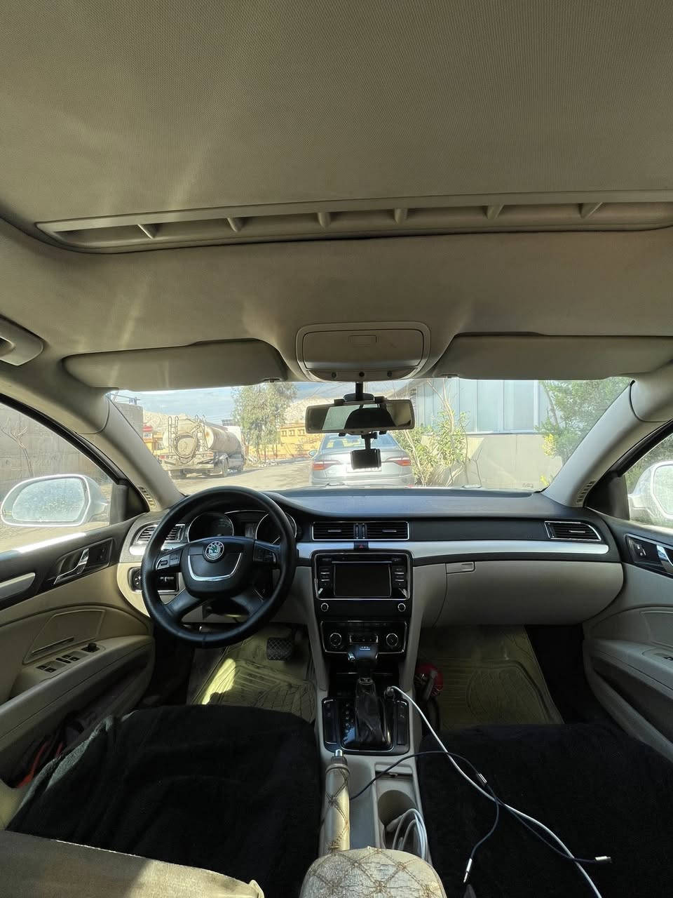 سكودا سوبه ر بى ٢٠١١ بو فروتنى سه ياره فول موسفات بى ده عم و سبخ تعيدله ك تيدا هه ى گير و مه كينه جديد ١٢ وه ره قه خورامه يل سه ر 
***********
