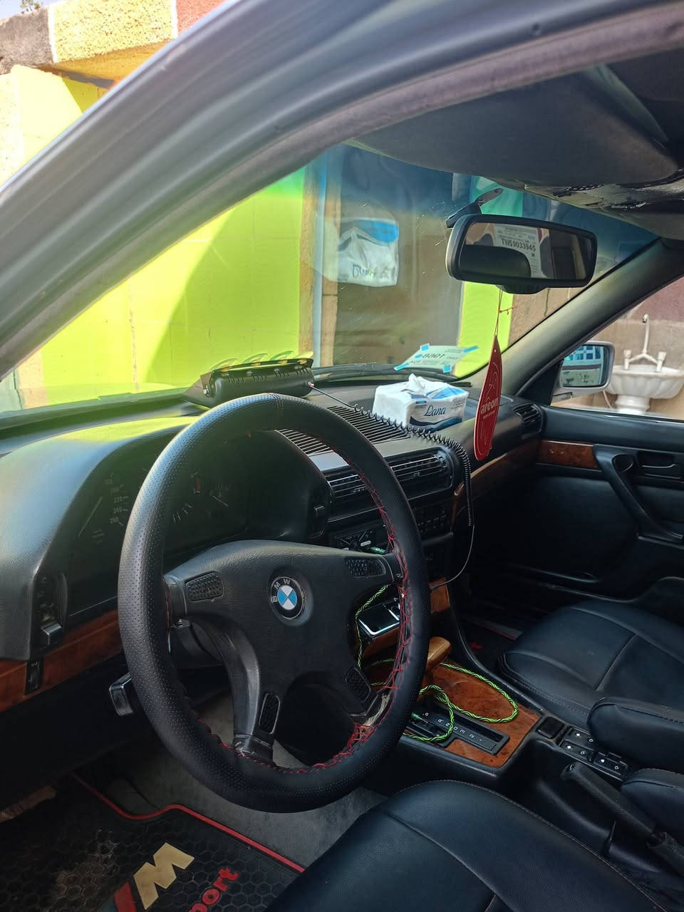 السلام عليكم بي ام 730 سياره بلكارتون جاهزة من كل النواحي سيارة مكفولة كفاله برغي مانقصها شرط اترايك اذا مو 260 موقبول ارجع وعيد سياره وضع شركة وبلجيس برغي مانقصها السيارة بيع ومراوس حسب القناعة السعر 60////***********
