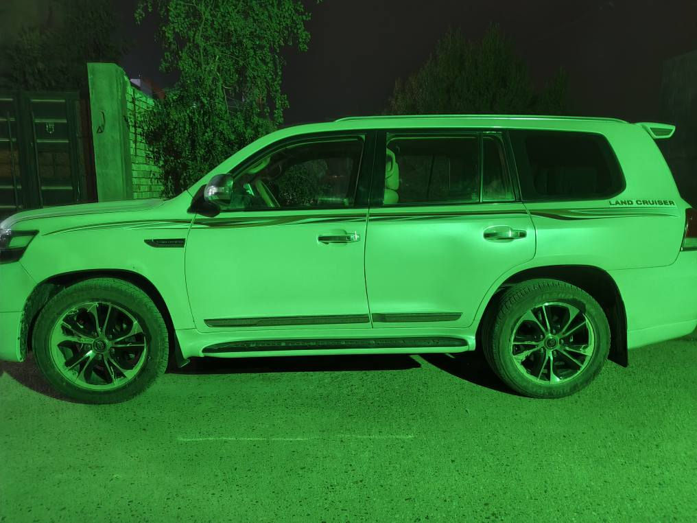 سلام عليكم لاندكروز موديل 12 محدثه 21 تحديث أصلي 8اسلندر دخم تاير جديد كير ومحرك شركه مصبوغة عام السعر 285 وبيهه مجال رقم *********** واتساب
