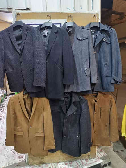 كوت رجالي باله
قمصله رجالي باله 
العنوان الماجديه شارع الملعب 
قرب السوق محل ابوذر 
***********
