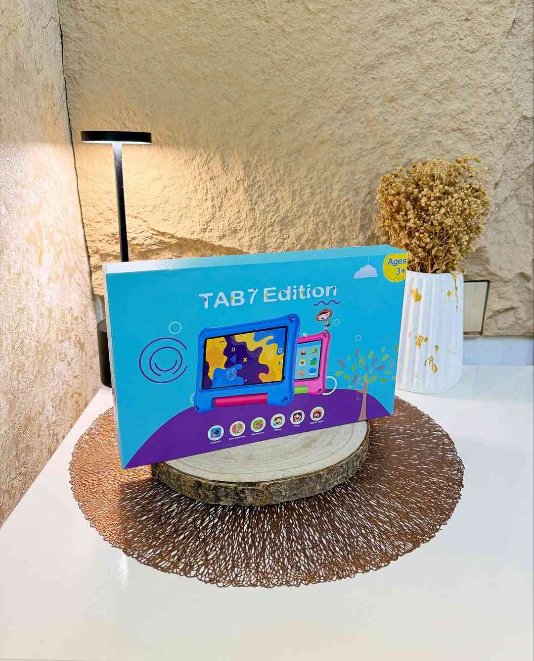 جهـاز لوحي للأطفال شحن محمول 
جهاز شحن (تايبسي) نظام متطور وحديث 
جهـاز لوحي للأطفال مع حافظـة مع قاعدة منضديـة ضد الصدمات والسقوط 
شاشـة تعمل بنظام اللمس مقاس (7) بوصة 
نظام أندرويد 13 ذاكرة وصول عشوائي (2) جيجابايت 
شاشة عالية الدقة معالج رباعي النواة 
امكانية توسيع الذاكرة حتى (128) جيجابايت 
كاميرا امامية وخلفية مزدوجة 
جهـاز لوحي مزود بتقنية (WiFi) للأطفال 
يتضمن العديد من البرامج من الألعاب والتطبيقات التعليمية والفديوهات والكتب والمسلسلات الإذاعية 
رقابة أبوية يتحكم الوالدين في وقت استخدام الجهاز اللوحي ومدة استخدامه 
جديد بالباكيت مع الملحق 
للتفاصيل اكثر داخل الموقع الرسمي 
السعـر ٥٥ الف💰
ملاحظة (عند الشراء فحص المنتج قبل مغادرة المندوب بعدها نكون غير مسؤولين)
توصـيل 🚚 بغداد ٥ آلاف 
توصـيل 🚚 محافظات ٦ آلاف⁩


**إذا كنت صاحب هذا الإعلان وتريد حذفه لأي سبب، رجاءا أرسل رسالة إلى الدعم الفني**