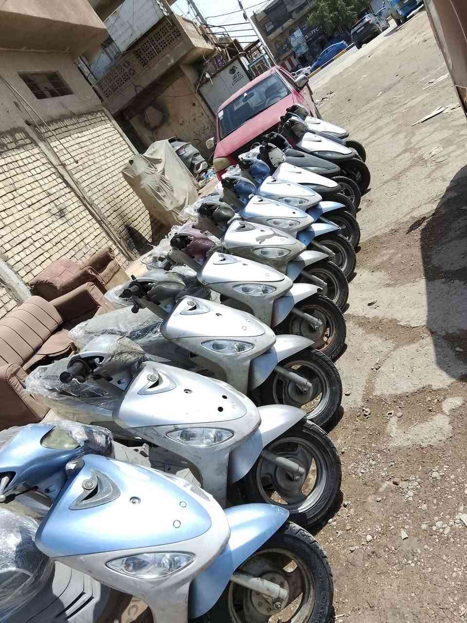 السلام عليكم شباب 
دراجات  ماكس عدله ومنغولي وبوليسي كله جديد 
حاويه اليوم 
المنغولي ب 900 الف 
العدله ب 1100 واحد وميه 
وموجود بوليسي. الوان حلوه مسطره وعاديه 
العنوان بغداد المدينه قرب سوك الاولى قطاع 5 
قرب كوفي زيكو  مجمع عباس الدراجي
هاتف ***********
