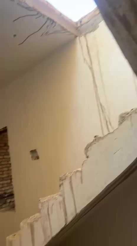هذه البيت للبيع هيكل واصل كهرباء وماء طابو اسهم مساحه ميه وتلاثين سديناويه قرب المغتسل سعر ثمانين


**إذا كنت صاحب هذا الإعلان وتريد حذفه لأي سبب، رجاءا أرسل رسالة إلى الدعم الفني**