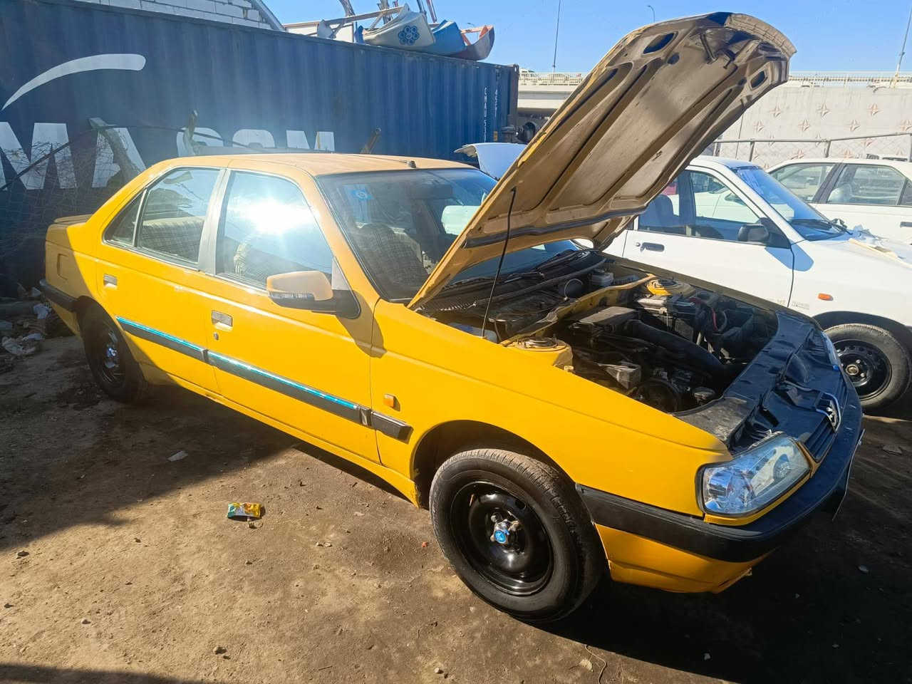 بيجو اكد ٢٠١٦ جاهزه للاخير محرك وكير وتبريد وتدفئه جاهزه للاخير سعره ٣٥ مكانه الكوفه بيه قطعتين صبغ فقط الاتصال *********** النجف, العراق
