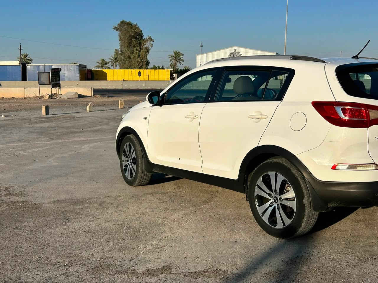 السلام عليكم ..
كيا سبورتج   2012 kia Sportage 
 رقم انبار الماني  
خليجي مكفولة كفالة عامة من الضربة و التبديل و الصبغ عدا الشخوط و الرصعة الموضحة بالصور .. 
ماشية 224 الف قابلة للزيادة .. 
مكانها بغداد  - الغزالية 
التواصل فقط على الرقم .. 
سعرها 139$ قابلة للتفاوض.. 
 ابو محمد - ***********
