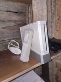 نينتندرو ماعرفله والله هو مال العاب 😅 السعر 40الف 07806208832