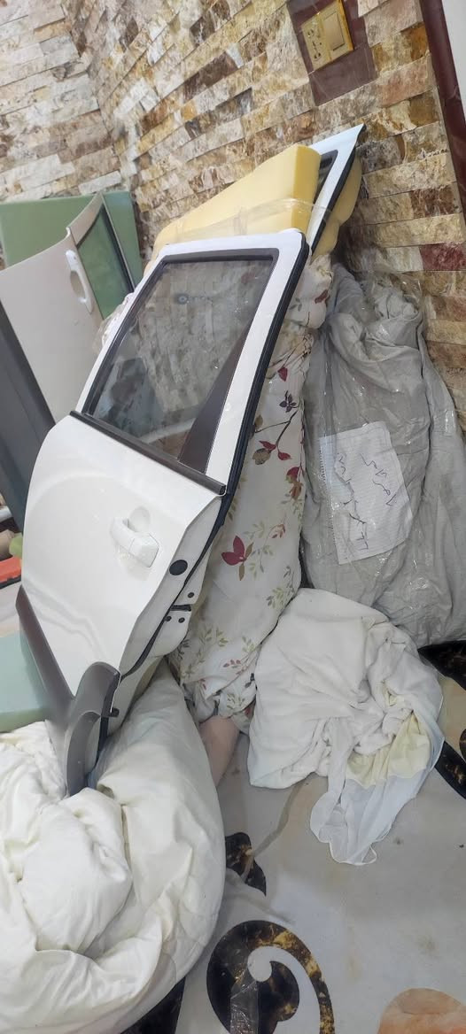 تم وصول أربع ابواب خليجي لون ابيض+دوسات جانبيه 4+باور ستيرن+سفيفة باب خلفي ***********
