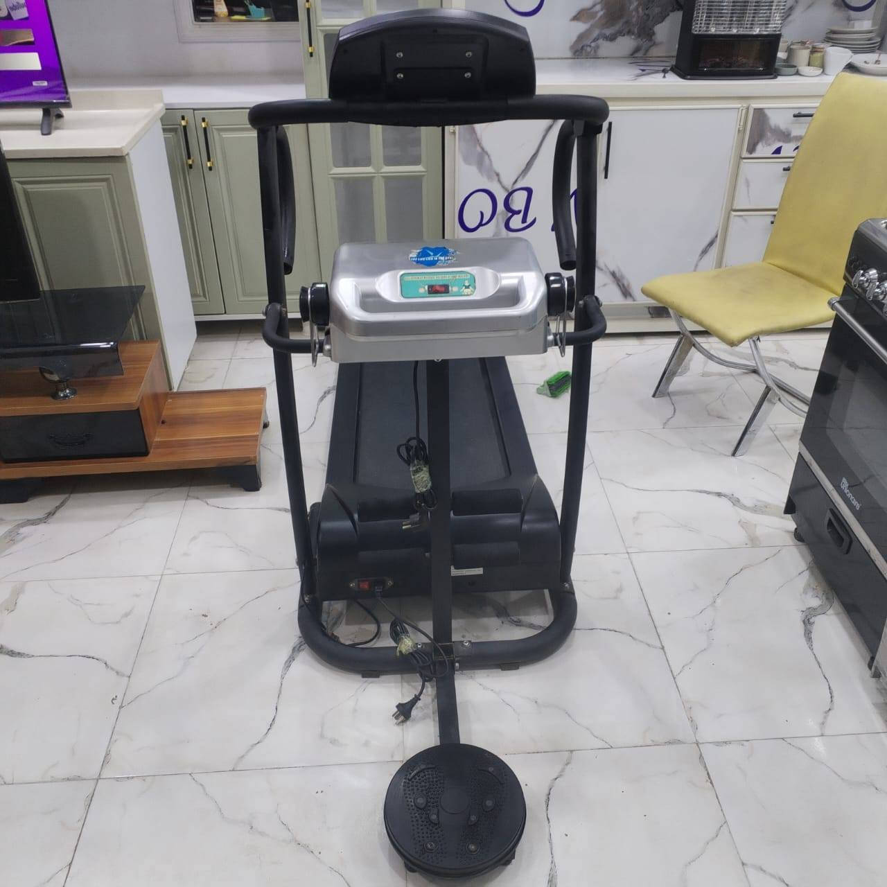 ... بسم الله توفر في مجمع النازك جهاز جري تصنيع ياباني يتحمل روزن ثقيل 140 كيلو سرعه 120 +جهاز هزاز +شناو بطن نضافه 85 ٪
عنوان /النعمانيه /شارع ٦٠ /مقابل مدرسه بدور الساطعه
رقم الهاتف و الواتساب /***********
كل لهلا بيكم
