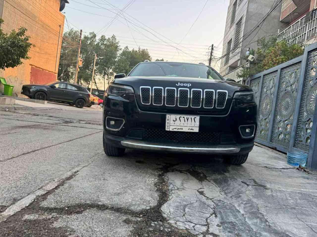 البيع جيب بزون موديل 2019 ماشيه 88قابله الزياده عنوان بغداد سعر 145 بيه مجال مراسله الصفحه او الرقم الهاتف ***********
