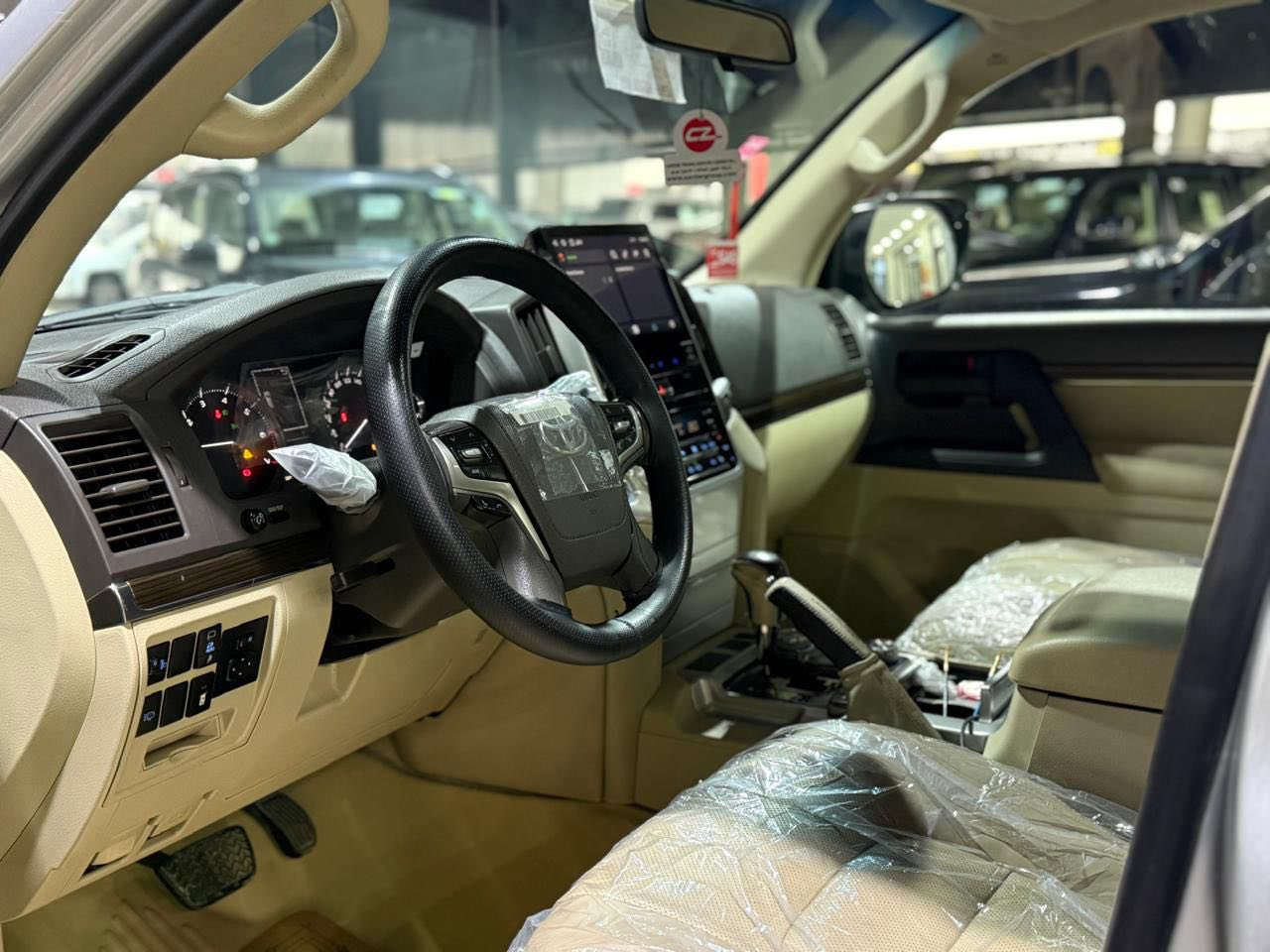 لاند كروزر موديل2019وكاله ساز كران تورين اصلي كوشنات اثنين كهربا صندوك جك شفط  سياره مكفوله بدون صبغ ثلاث شاشات عنوان سليمانيه السعر 485بيها مجال***********/***********بيهن واتس
