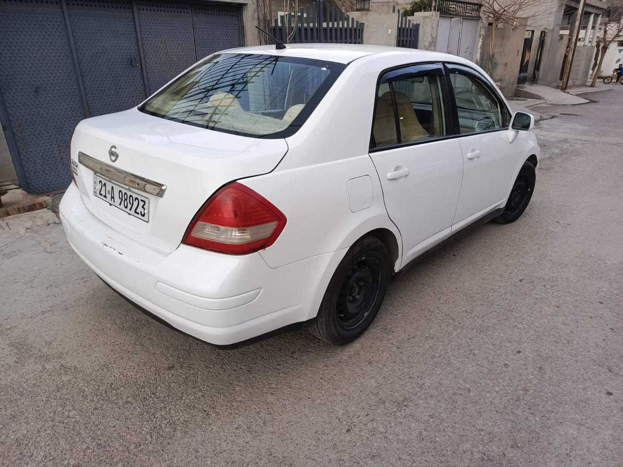 تیدا ٢٠١١ سپی بەفری بێ بۆیاغ بي ده عم بێ لێدران  سەنەوی تازەیە بەناوی خۆمەوە یە گێڕو مەکینەی بەشەرت مەکینە١٨ گەورە ٥سالە لای خۆمە نموونە لەجوانی 
***********
99معامه له يه كه م دخان, السليمانية
