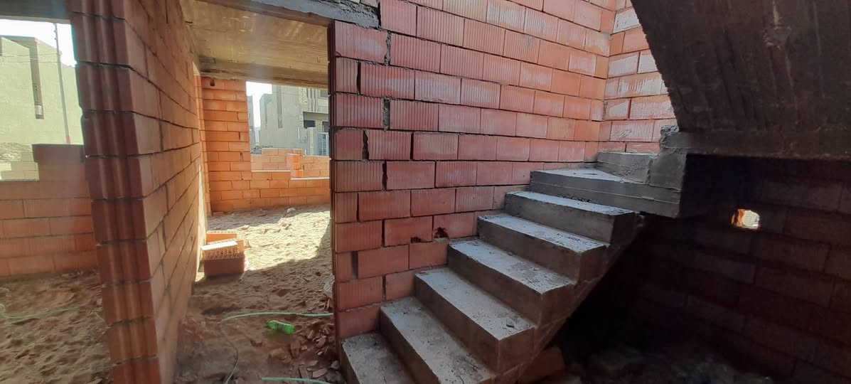 هيكل للبيع ركن ١٦٠م مقابل ساحة،
 مكان مميز شارع عيفان مجاور مجمع الجنائن 
 ، بناء ممتاز، ارض عرصة مشمولة بالتطويب 

***********
***********
