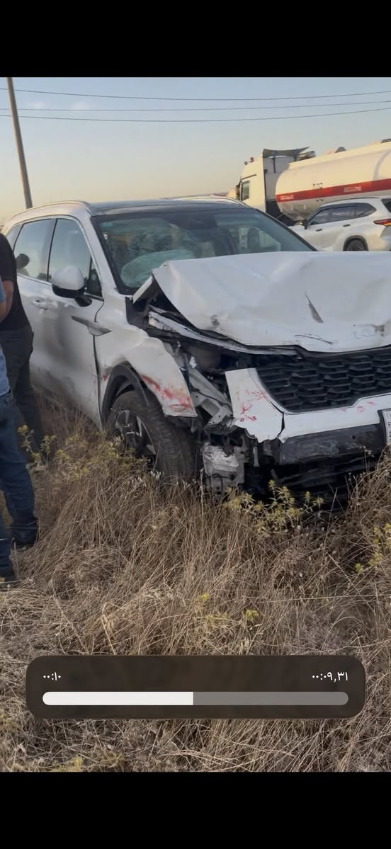 السلام عليكم 
كيا سورنتو للبيع موديل ٢٠٢٦ فول مواصفات ماشيه٦ الاف 
رقم بغداد باسمي 
السيارة بيها حادث مثل ماموضح بالصور بنيد وجاملغ بدون دواخل بدون شواصي بيها ايرباك ستيرن ودشبول 

للاستفسار ***********
***********
