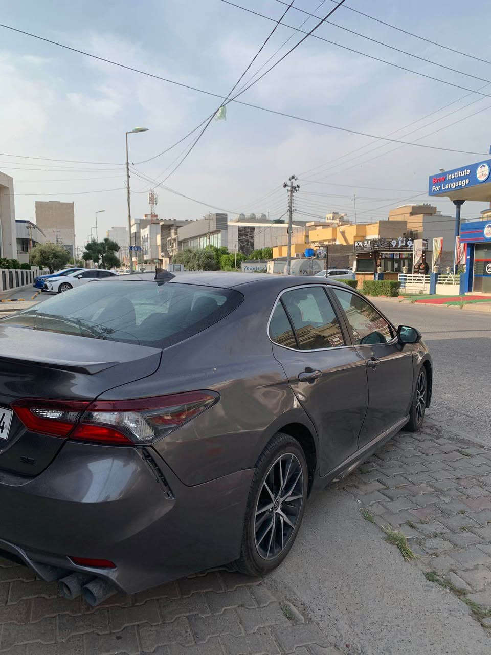 تويوتا كامري 2023 للبيع بدون مراوس
مواصفات SE 
كشن جلد و كهرباء شاشة انظمة قيادة٣كير تحديد سرعة
مكينة كبس اربعة سلندر V4 2.5L ماشي 58 الف مايل
 
سيارة  مكلوبة صبغ عام 
عدها حادث من كدام ومن خلف  ارباك  سستم

مرقم اربيل جاهز سنوية رقم جديد تحويل شرط 

سعر: 128$ مناسب بلاش😳
عنوان اربيل 
للاستفسار والتواصل على الرقم واتساب *********** أربيل, العراق
