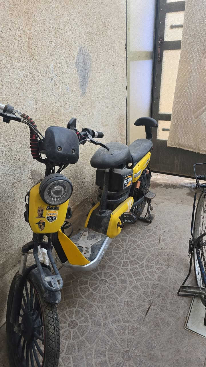 بطاريات جديدة استخدام بسيط والدراجة متروكه تحتاج تصليح للبيع
