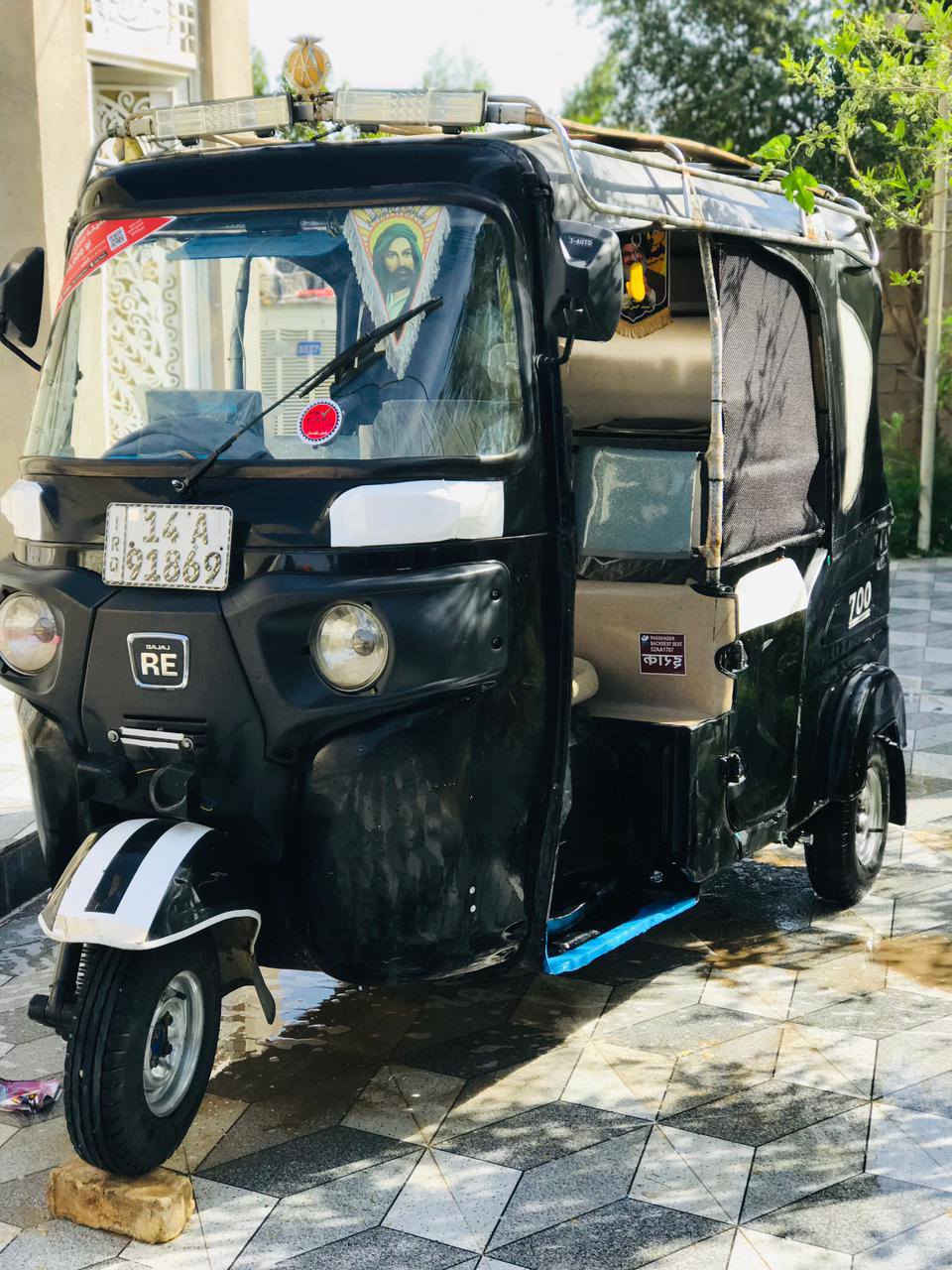 سلام عليكم يوجد تكتك لبيع موديل 21 تكتك مكصوصه كامله مكمله تكتك مشروع وطني بصره رقمه بصره مداوره ثاني يوم كلشي جديد بيه تواير جدد تكتك مكفوله سعره 7 ملاين و 400 وبيه مجال لشراي  الاتصال ع رقم ***********
