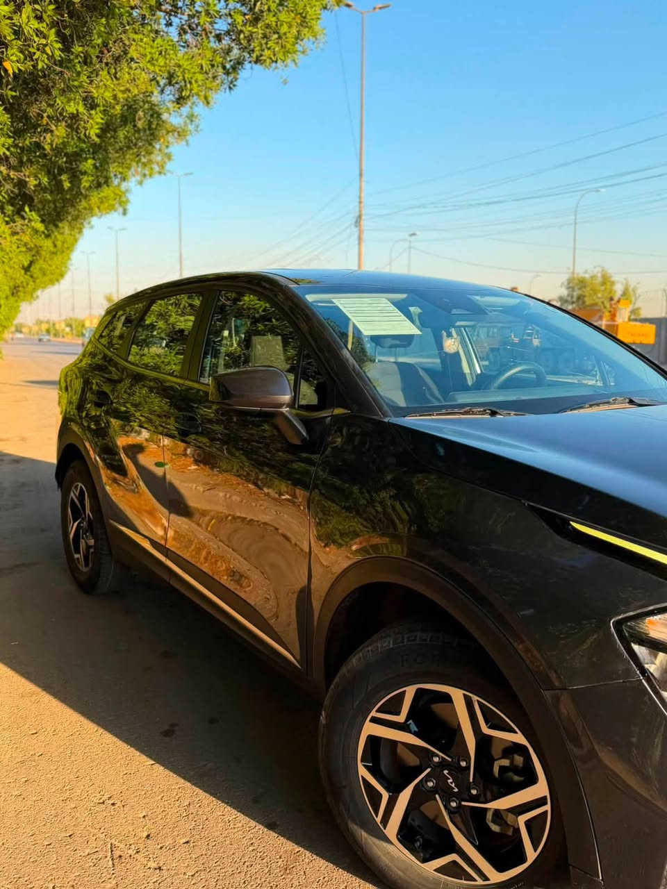 السلام عليكم
سبورتج 2023 وارد امريكي 

صبغ بند فقط 

مواصفات الستندر ماشيه 47000 ميل 

السعر 185  ورقه
للاستفسار ‭***********‬
