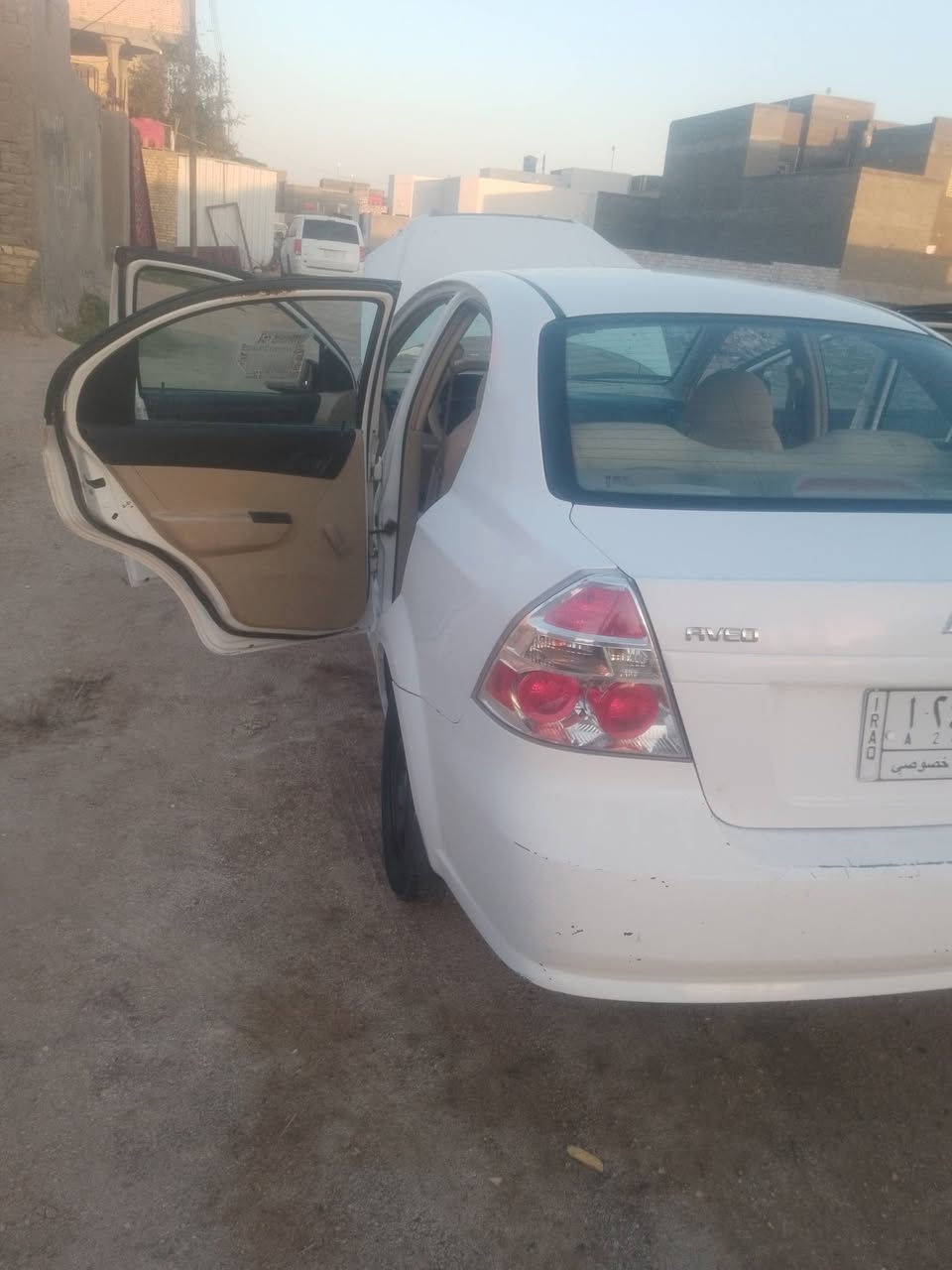 بسم الله تعالى 
سيارة للبيع افيو موديل 2010 محرك مفتوح السعر ***********
