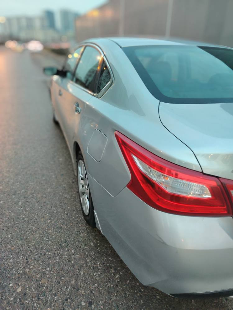 نیسان ئاڵتیما مۆدێل 2017 رەنگی سلفەر 
مواسەفات s شەغاڵ و بەسمە وشاشە وکامێرا تەحدید سورعە  بێ بۆیاغ  گێڕ و مەکینە نەکراوەتەوە  هەمو شتێکی بەشەرت 
سەنەوی و هەزە وژینگە وڕێگاوبانی تاکو 2030 تازەیە بەناوی خۆمە 111ماێڵ ڕۆیشتوە نرخی 119گەڵا و معامەلە 
سلێمانی نزیک پردی کۆبانی 
***********
*********** السليمانية, العراق
