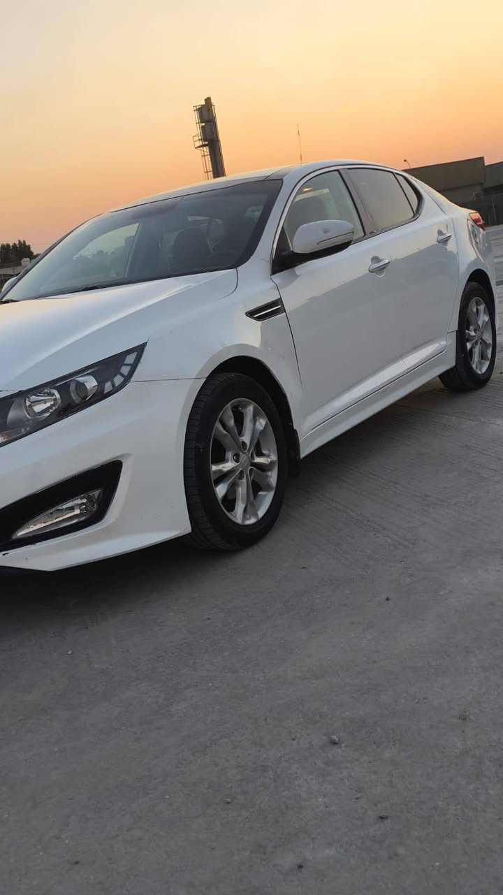 السلام عليك شباب
كيه اولتيمه موديل 2014
ادوات ادوات ادوات
بانزين اصل محرك 2000 دوش 
سياره جاهزه من كلشي مكينه وگير وحداديه وتبريد كفاله 
 ومومه لوحات سنويه اربيل انجليزي على رقم الشاصي كصه جنطه
السعر 45 بيه مجال حگ الجيه 
العنوان ناصريه مركز 
***********
