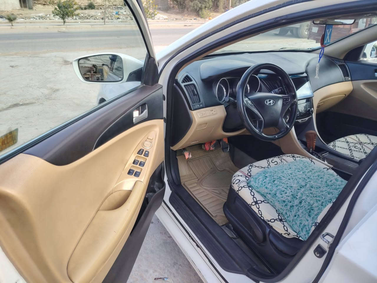 سلام عليكم سوناتا خليجي لبيع موديل ١١ السياره  بيها بس جاملغ تبدل بجهت الصدر او الباقي مكفول مكينه ٢٤٠٠ دوش  او كير جديده تبريد ثلج السياره جاهزه من كلشي      رقم بغداد نكليزي او بسمي حداديه جاهزه تخم تيارات  المكان  السياره النجف السعر ١١٥ او بيها مجال الطيبين اذا اكو مراوس حسبت القناعه  اهذ رقمي او بيها وتساب ***********
