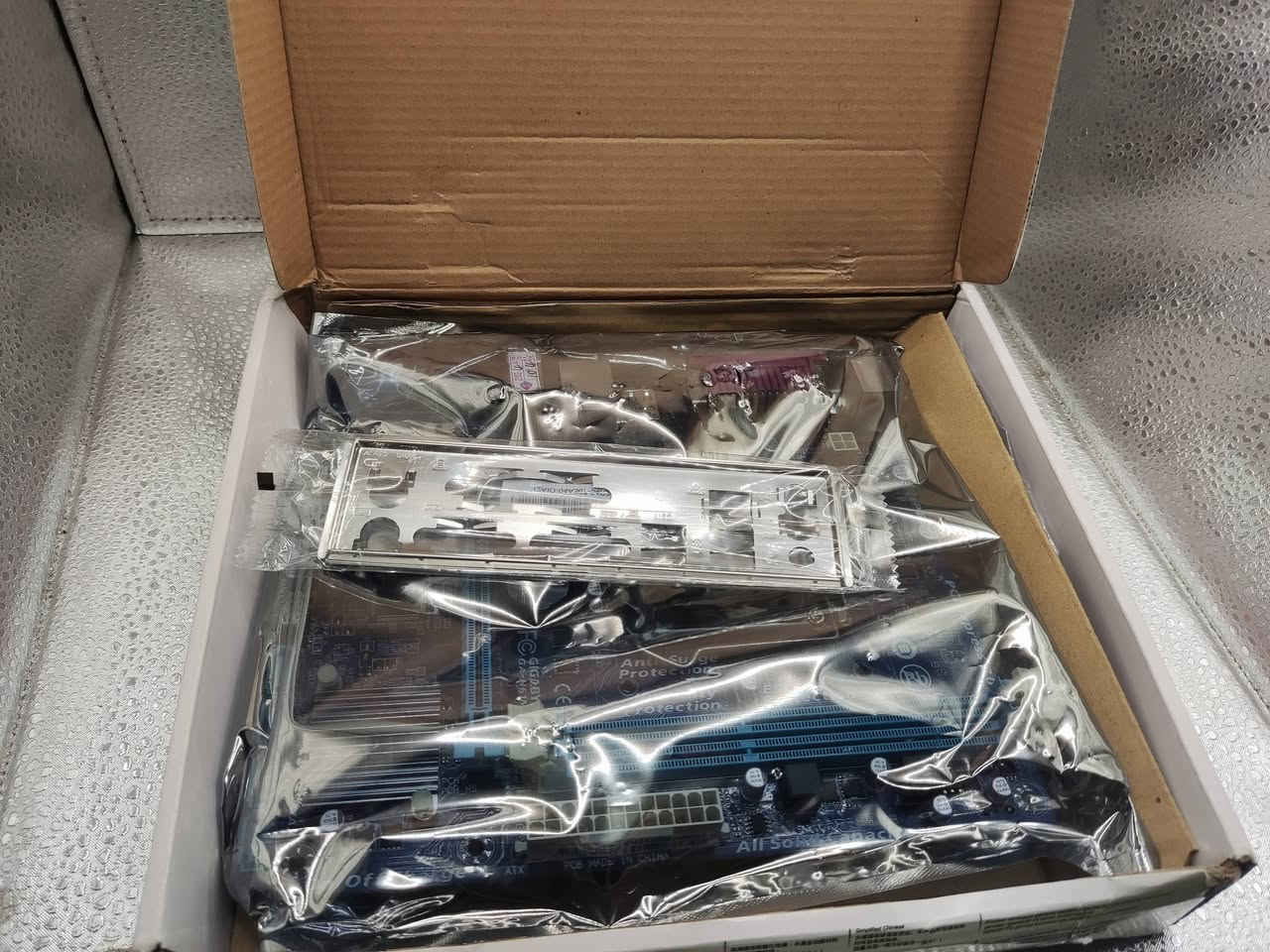 أعلى سعر البيع وبالعافيه. 
ولحد يزعل من اكول  أعلى سعر بس والله ماعرف اسعار مذر بورد


**إذا كنت صاحب هذا الإعلان وتريد حذفه لأي سبب، رجاءا أرسل رسالة إلى الدعم الفني**