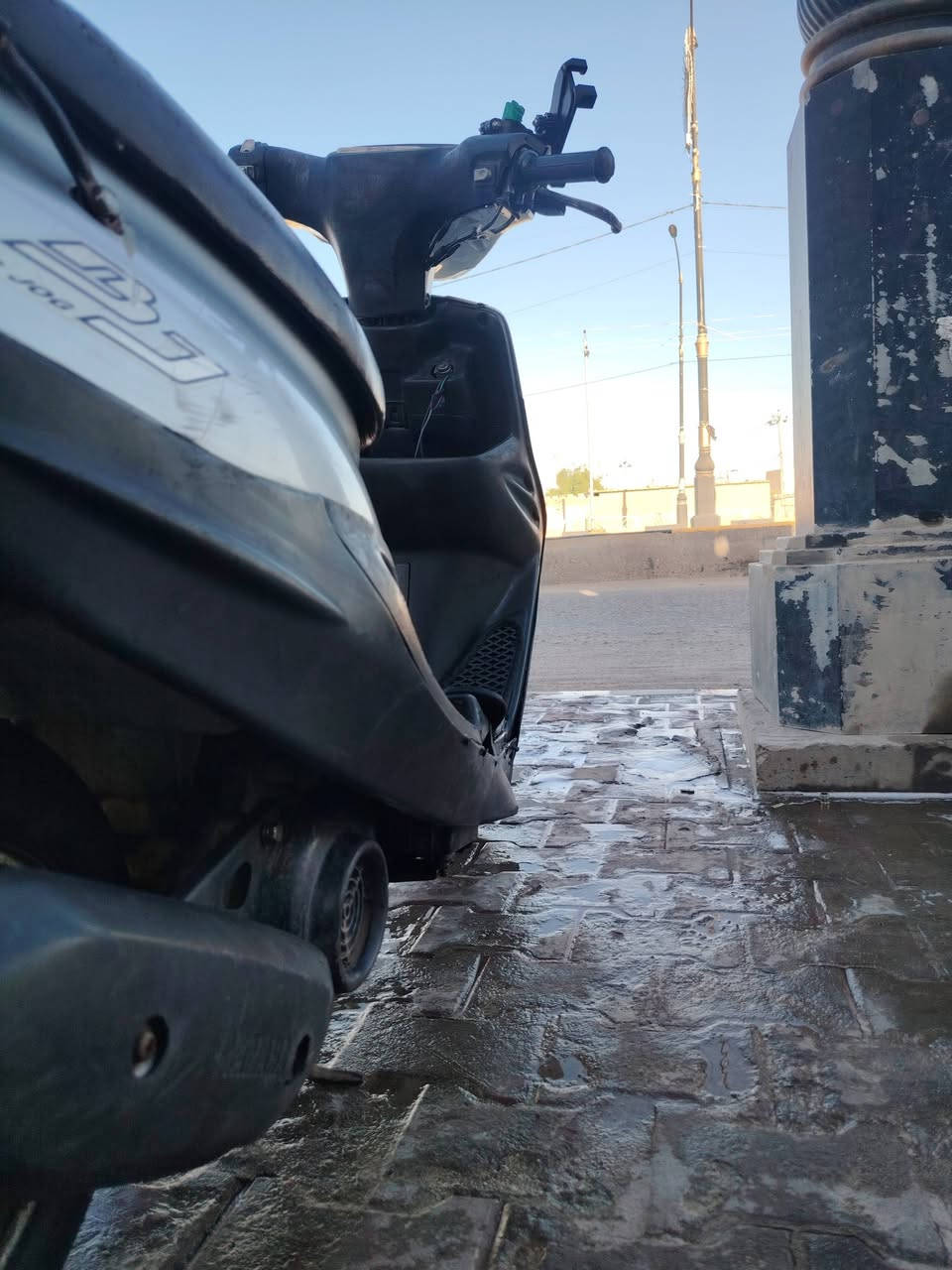 دراجه نضيفه ما مفتوحه سلف شغال كهرباء كله شغاله  سعرر 350 وبيه مجال الدراجه اوراق مكاني ميسان حي الشهداء رقمي***********
