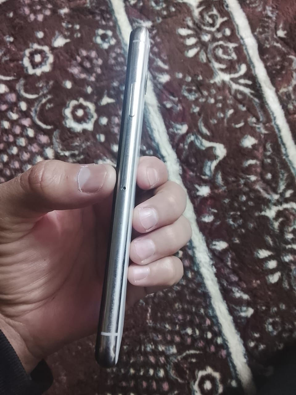 ايفون 11 برو ماكس 
كلة ع بلاد شرط ممفتوح وفول نظيف 
ذاكرة 256G بطارية 87%
محدث آخر تحديث ويا شاحنتها الاصليه 
سعره ٤٢٥ الف ***********
