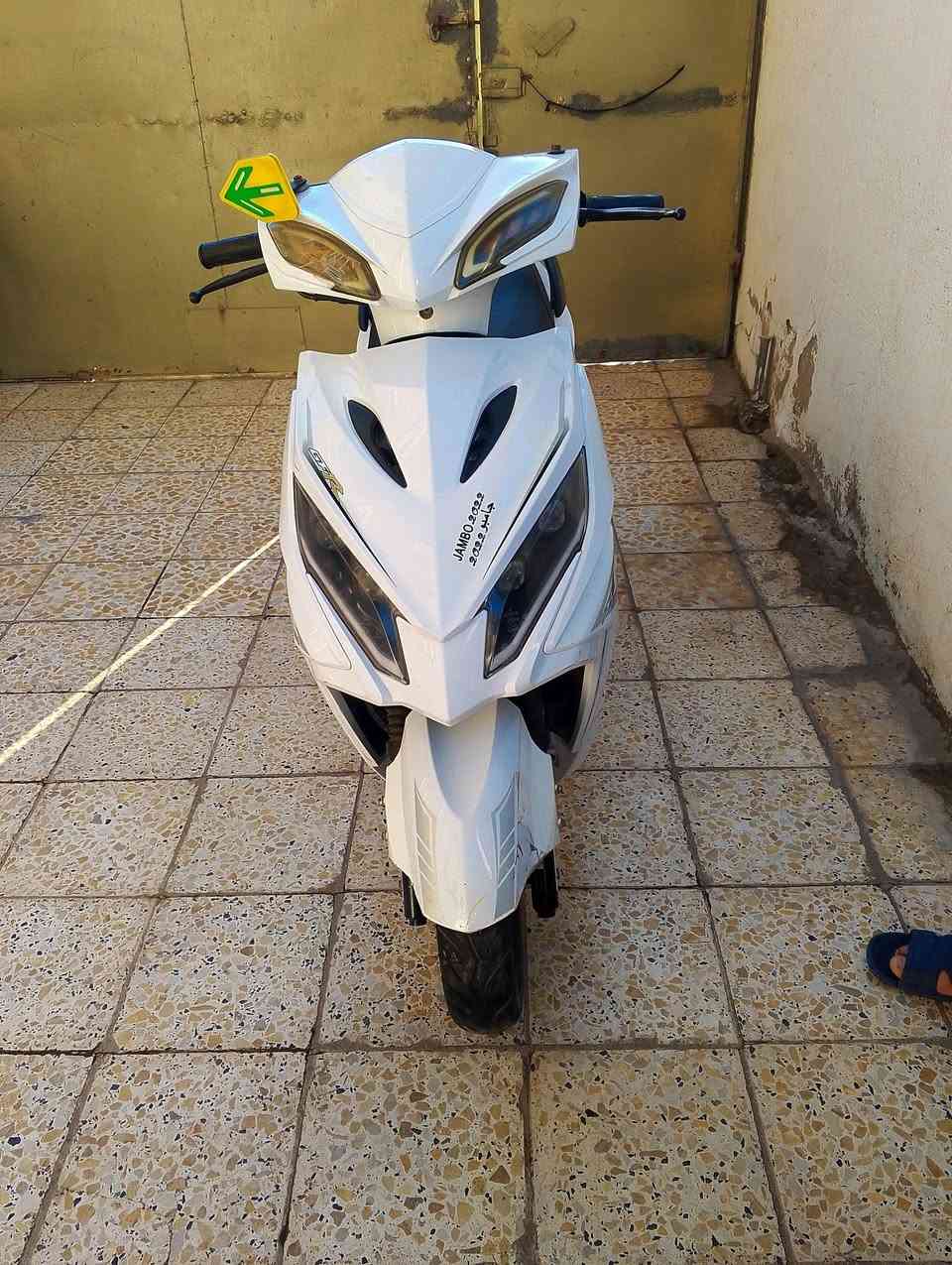 سلام عليكم شباب دراجه للبيع
دراجه مكفوله مكينه خير من الله
واراق صولي
سعر 375بيه مجال الشراي
رقمي*********** 
مكاني المجر
