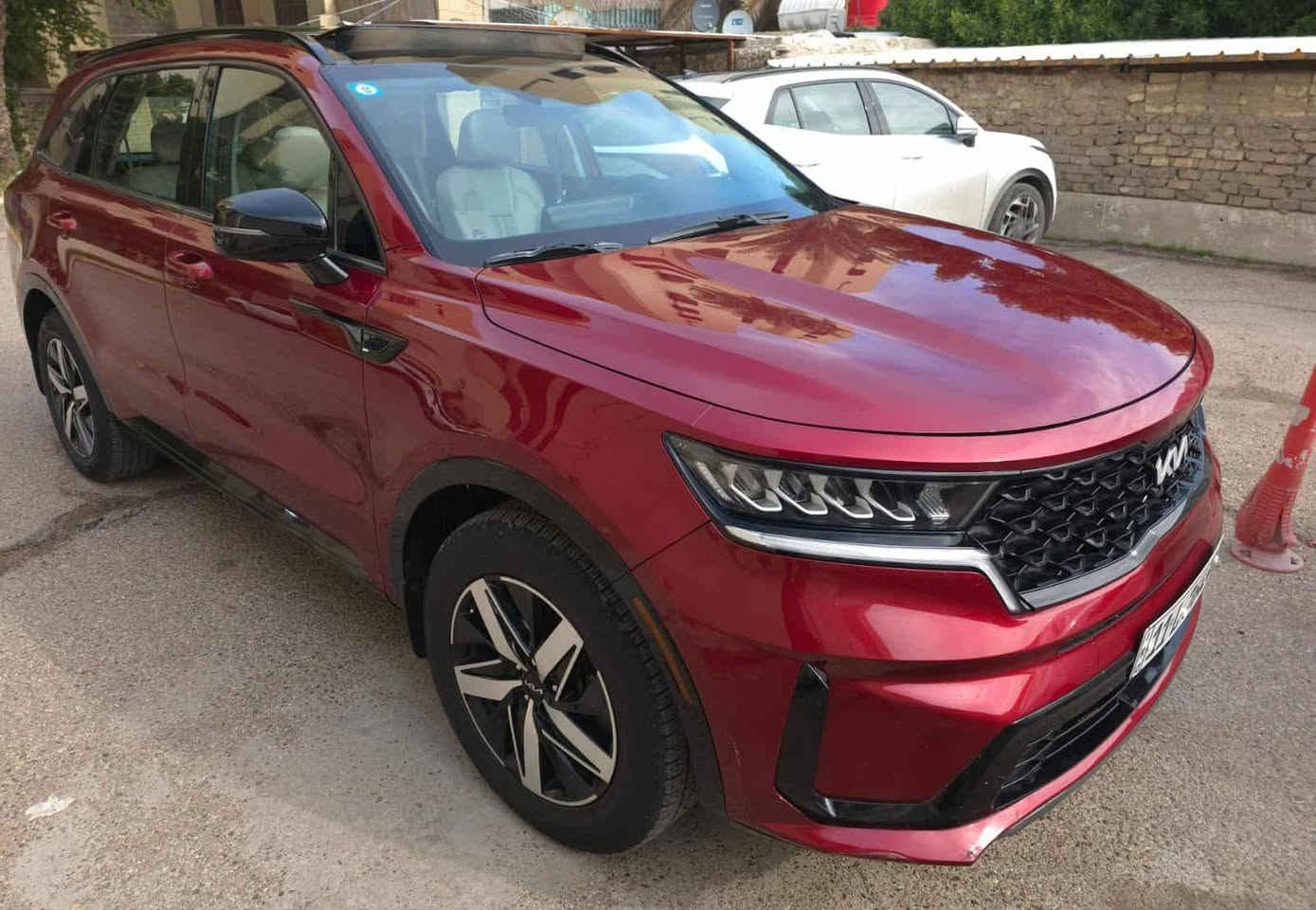 كيا سورنتو  2022 لون مميز 
محرك Gdi تنفس طبيعي 
حادث خلفي بدون ايرباك السيارة 
ماشية ٤٠ الف ميل و٣٠٠ تقريبا 
الموصفات 
بانوراما 
جلد ملكي ابيض
رادار جانبي
رقم بغداد انكليزي 
مكينة كير مكفولات بشرط
سياره حيل حلوة ونظيفة 
ماتحتاج مصرف جاهزة من كلشي

رقم صاحب سيارة
***********
