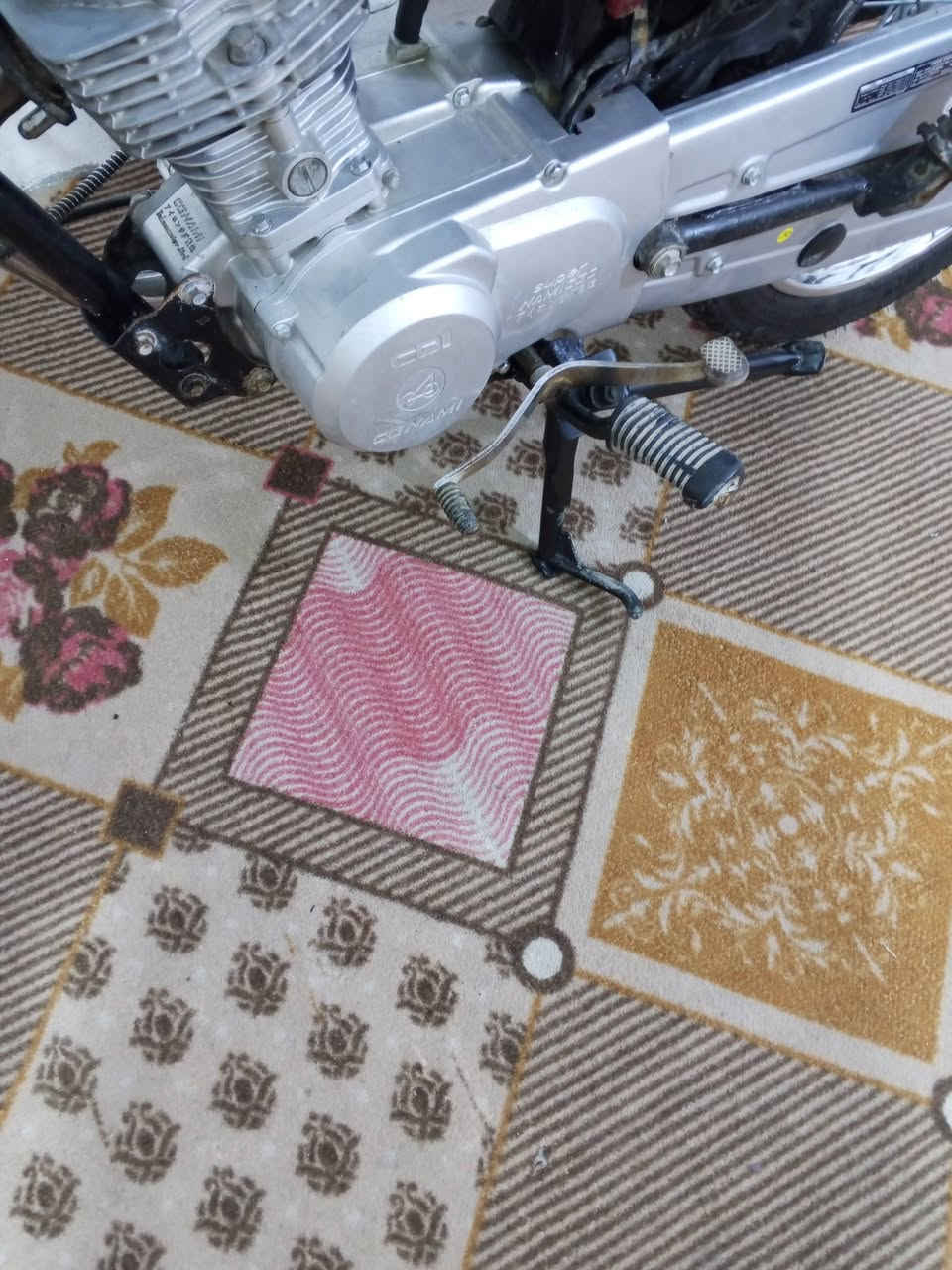 السلام عليكم دراجه سيجي نامه للبيع أوراق اصلي موديل 22 كفاله كله شغاله السعر 850 وبيه مجال قليل مكاني بالزبير الشراي اتصال واتساب ***********
