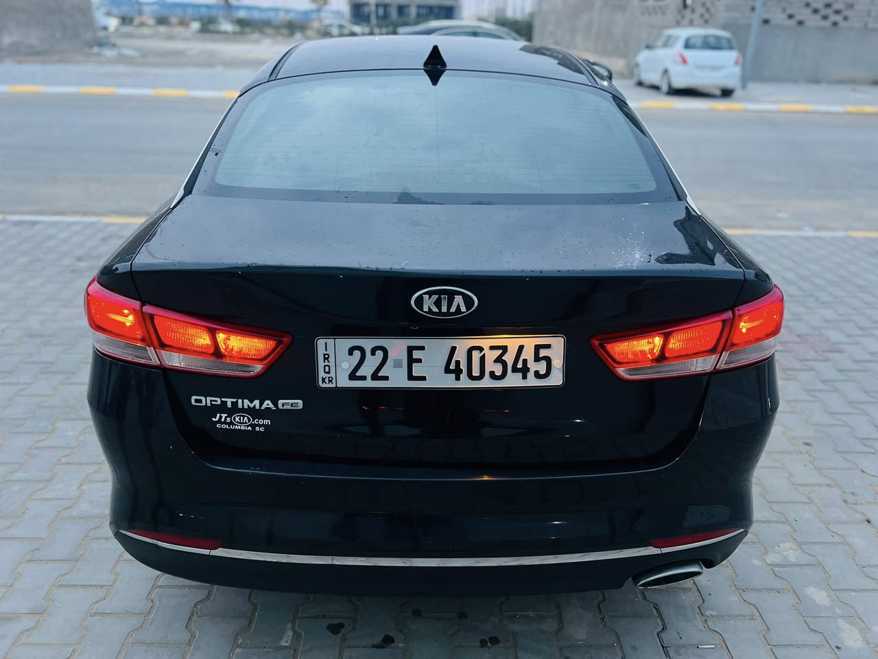 السلام عليكم…اعتذر عن الاقساط والوعده..
للبيع بسعر مناسب جداً 123…
 كيا أوبتيما 2016 وارد لون اسود 
رقم أربيل دولي سنويه جديده…
سياره خير من الله حيل حلوه وأحلى من الصور ماناقصها برغي… فول مواصفات عدا البصمه والسلايت تحكم ستيرن جهتين ويل كب كروم داخل لونين لد بالايت وباقي المواصفات معروفه….
محرك 2400 بدون كل عيب شرط
كير بدون كل عيب شرط 
صدر جديد تبريد ثلج تدفئه نار…السياره ماشيه 83 حقيقي…ولا كلوب مأشر بالدشبول….منضومه زنون اصليه 
سياره بيها راس البونيد فقط بدون قطره داخل شرط الفحص والباقي مكفول…
السعر 123 وبيها مجال للشراي 
مكاني صلاح الدين تكريت 
للاستفسار ***********
