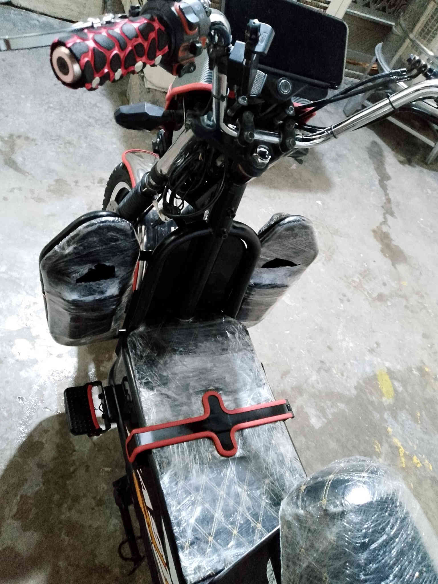 السلام عليكم موطور جبلي للبيع 
موديل 24 موطور جديد ماتذب علي كلشي
بطاريات جديد 6 باتري موطور مال جناي 
مثل ماموضح بالصوره جاهز مجهز
المكان شارع الأطباء بالسوگ القديم 
السعر 620 للأستفسار 
الاتصال بالرقم ***********
