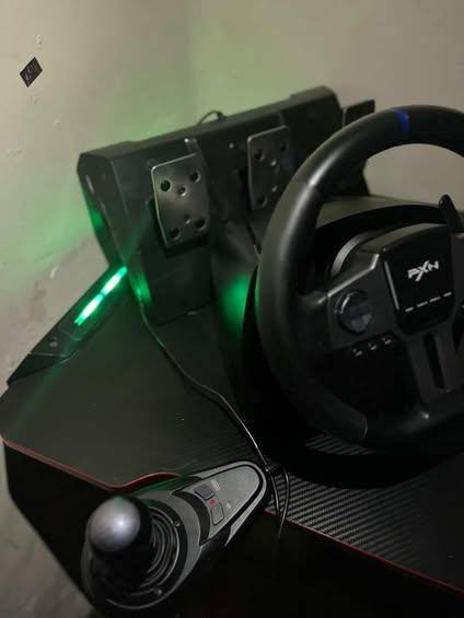 اكس بوكس سيريس اس 
ذاكره داخليه بسعة 512GB 
جوستكات2
مع الملحقات
لسعر 250

دركسون 
فره ونص 
مع دواسه بانزين+بريك+كلج
مع كير عادي
يشتغل على. PC. PS3.PS4.اكس بوكس سيرس اس+اكس+وان
السعر 100

هارد 
واحد تيره 
50
*********** للتصال واتساب موجود
