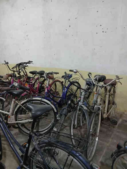 سلام عليكم بيسكلات البيع مكان ناصريه سوك الشيوخ تقاطع الوئلي رقم ***********
