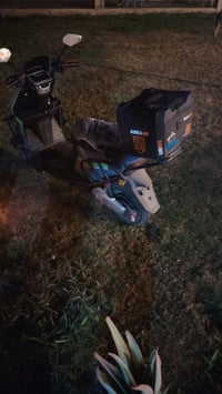 دراجه شحن ٨بطاريات ليثيوم جديده 07715028123