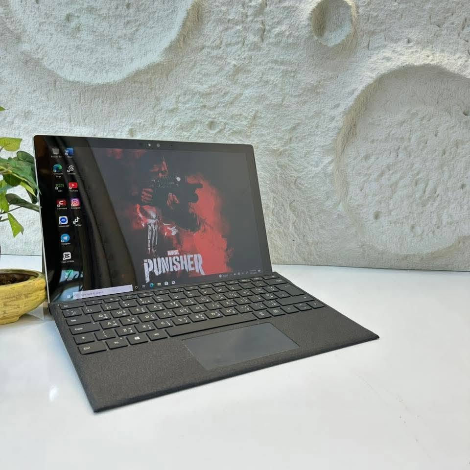 ✨ Microsoft Surface Pro أمريكي أصلي ✨
🔹 شاشة لمس سريعة ودقيقة مع دعم اللمس المتعدد
🔹 تصميم نحيف وخفيف يشبه الـ iPad مع قوة نظام Windows الكامل

🔹 معالج Intel Core i5
🔹 ذاكرة RAM بسعة 4GB
🔹 تخزين SSD سريع بسعة 128GB
🔹 الجهاز أمريكي مستخدم بحالة ممتازة

🎁 الملحقات:
✔️ الكيبورد الأصلي
✔️ ماوس
✔️ حقيبة و شاحن الجهاز المغناطيسي 

🛡️ ضمان سنة كاملة من تاريخ الاستلام
🚚 توصيل مجاني داخل العراق

💰 السعر:260  الف  

جهاز مثالي للدراسة، العمل، التصفح، الاجتماعات الأونلاين والاستخدام اليومي، مع شاشة لمس مريحة وسهولة حمل عالية.

📩 للحجز والاستفسار اكثر خاص


**إذا كنت صاحب هذا الإعلان وتريد حذفه لأي سبب، رجاءا أرسل رسالة إلى الدعم الفني**
