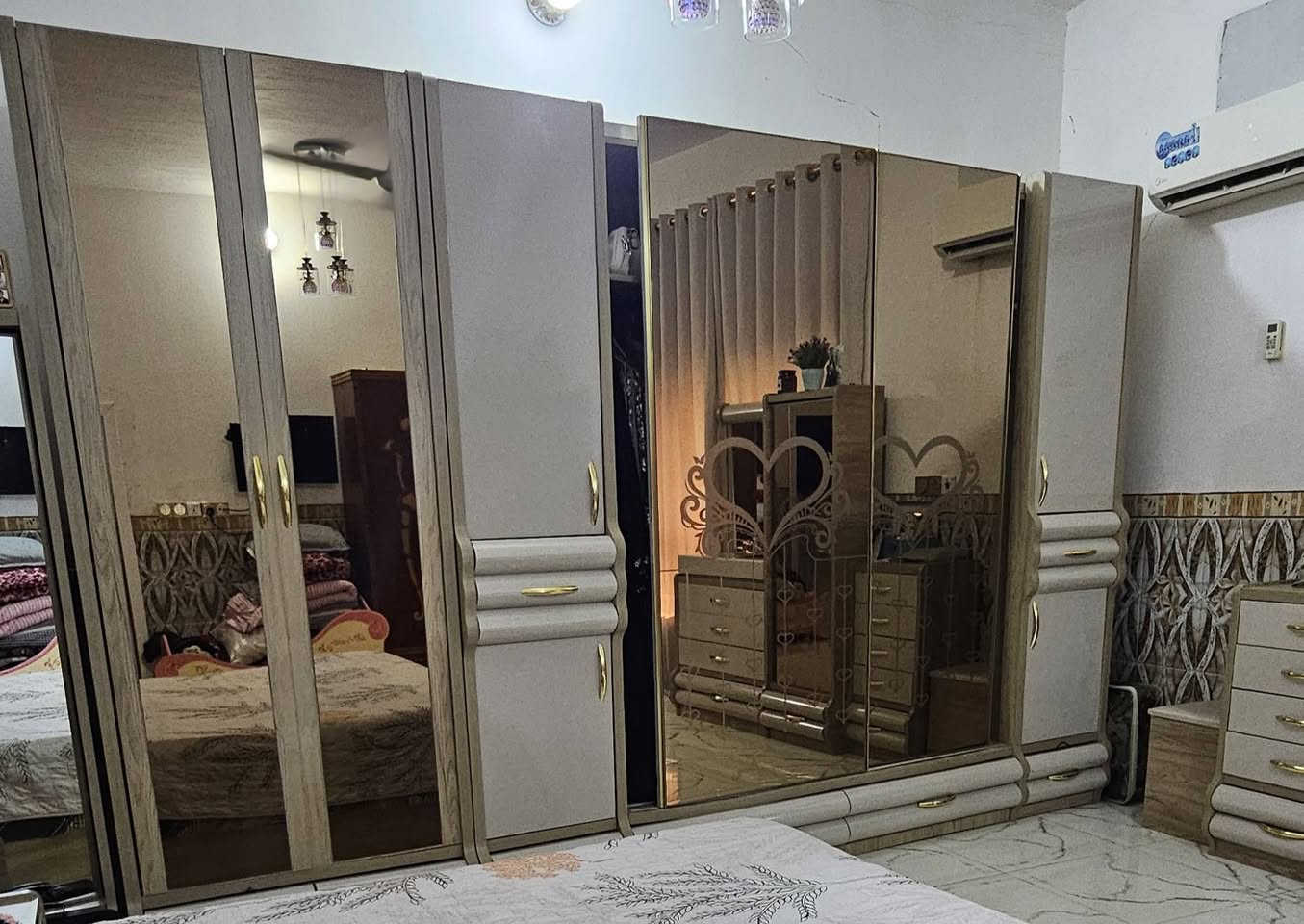 السلام عليكم للبيع غرفه نظيف ١١ قطعه 
صلاح الدين استفسار خاص


**إذا كنت صاحب هذا الإعلان وتريد حذفه لأي سبب، رجاءا أرسل رسالة إلى الدعم الفني**