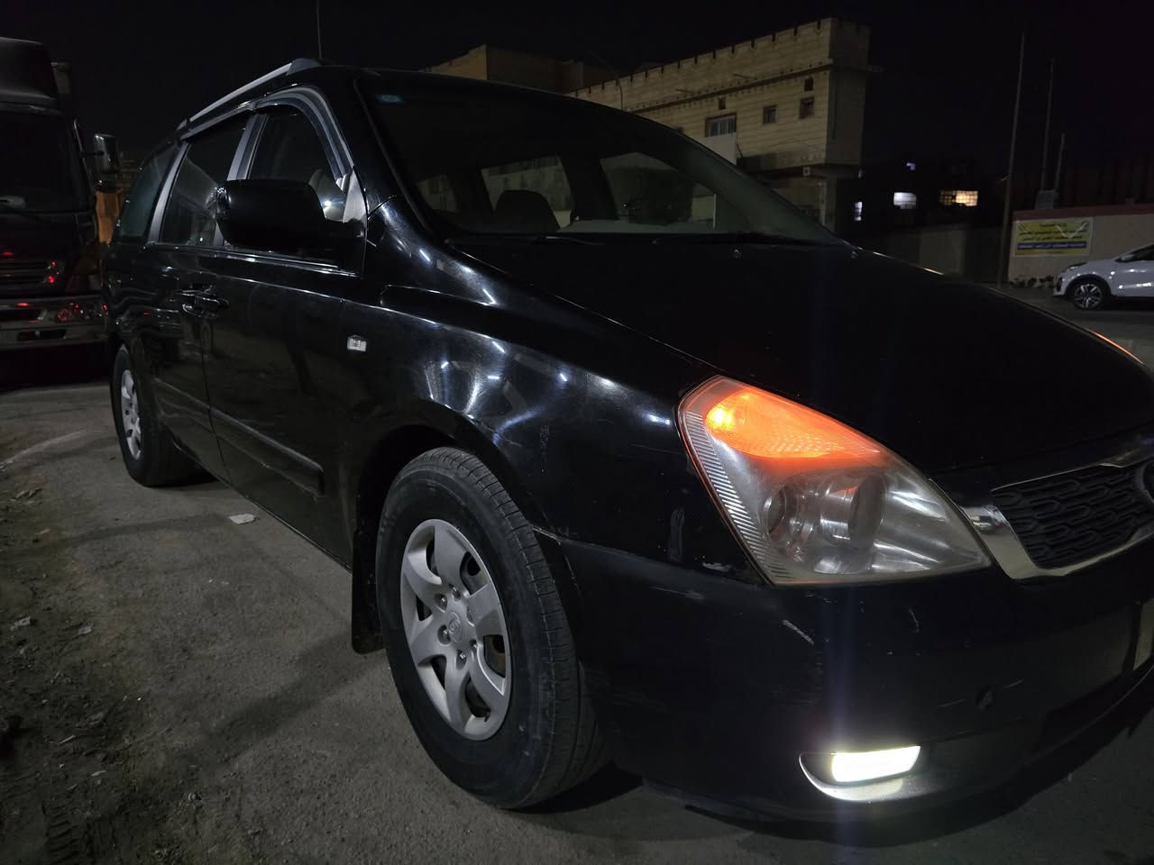 السلام عليكم للبيع كيا كرنفال وارد امريكي
 موديل 2008 السياره جديده وجاهزه من كل شي كير ومحرك جديد شرط بلكارتون
تحكمات جام كهرباء
كهربائيات السياره جاهزه وكامله
تبريد شغال
مكينه 3900 كاز
 السياره رقم بغداد الماني مشروع وطني سنويه نهاية  2026  السياره احلى من الصوره بيهه جاملغ الامامي جهة الصدر وقبق الجنطه شرط بدون فتح
داخل رصاصي 
شاشه كبيره
كامره خلفيه
حساس خلفي
تحكمات
ويل كب
اشاير
السعر 105 وبيها مجال 
المثنى / السماوة
0781 196 5005
