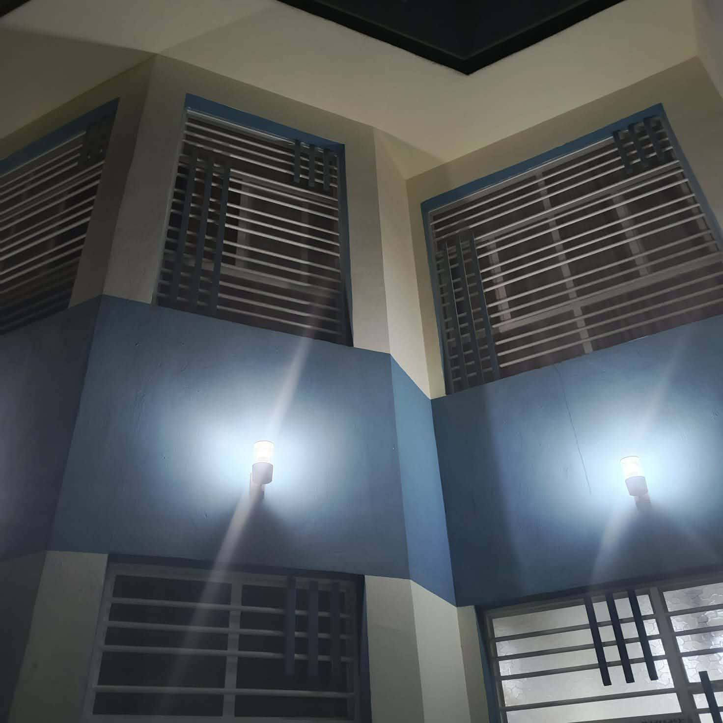 بسم الله الرحمن الرحيم 
#بيت للبيع في حي #المكرمة
#منطقة ال عشرتالاف 
#المساحة 135م   طابو صرف
#طابقين بناء حديث 2023  تسكام درجة اولى ارضيه مرمر تركي يحتوي على اربع غرف نوم كبار وصالة عدد 2 واستقبال ومنور و صحيات عدد 3 وكراج سياره .
للستفسار مراجعه عقارات ابو مصطفى العبودي 
***********
