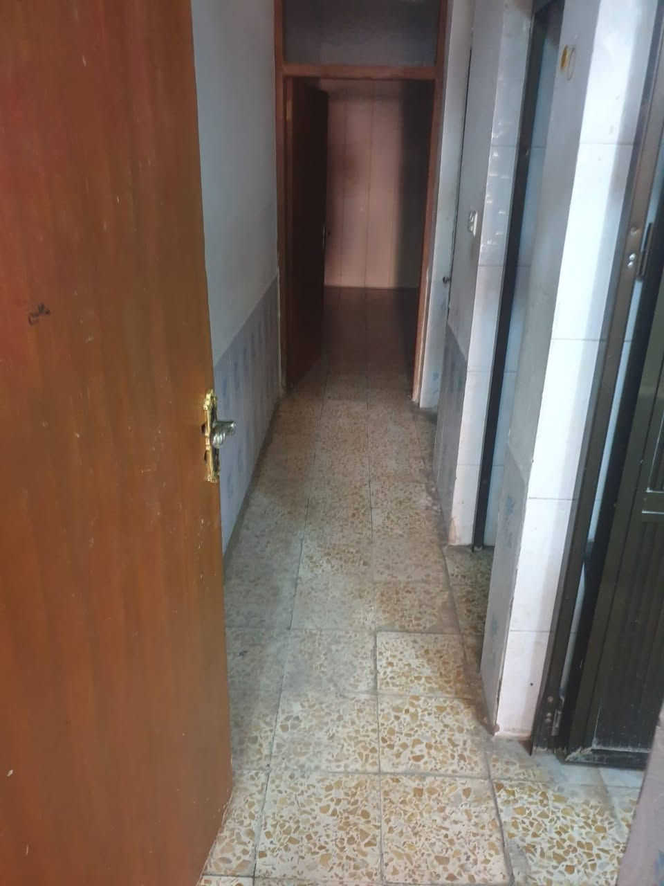 السلام عليكم مشتمل للأيجار طابق ارضي يحتوي على طرمة واستقبال وحولي ومطبخ وصحيات منفصلة ومنور وغرفة نوم واحدة
الموقع.  الشعب حي التجار 
السعر.  400 
للأستفسار.  ‏‪ ***********‬‏
السلام عليكم مشتمل للأيجار طابق ارضي يحتوي على طرمة واستقبال وحولي ومطبخ وصحيات منفصلة ومنور وغرفة نوم واحدة
